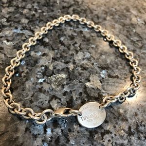 Classic Tiffany chair necklace